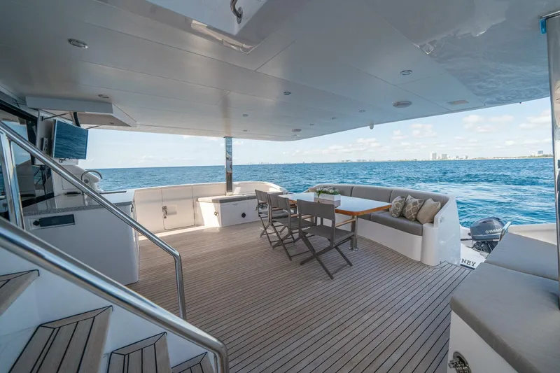 Slide: The Image of Horizon E81 2021 - 5310323