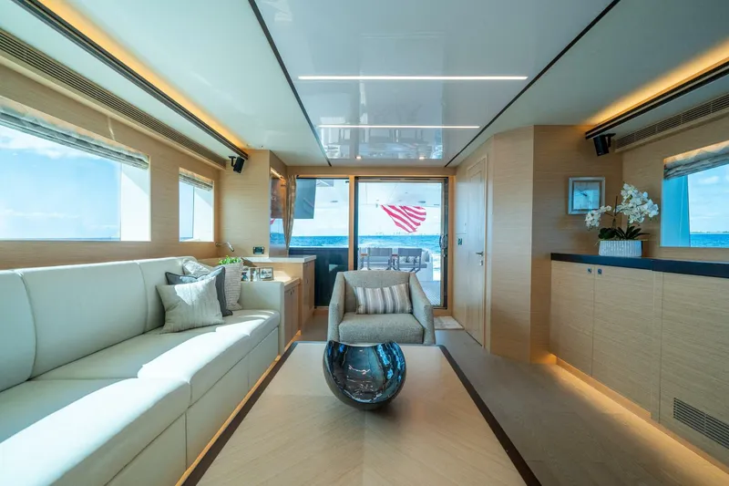 Slide: The Image of Horizon E81 2021 - 5310363