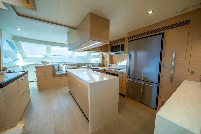 Slide: The Image of Horizon E81 2021 - 5310370