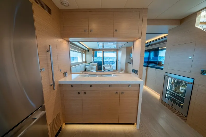 Slide: The Image of Horizon E81 2021 - 5310381