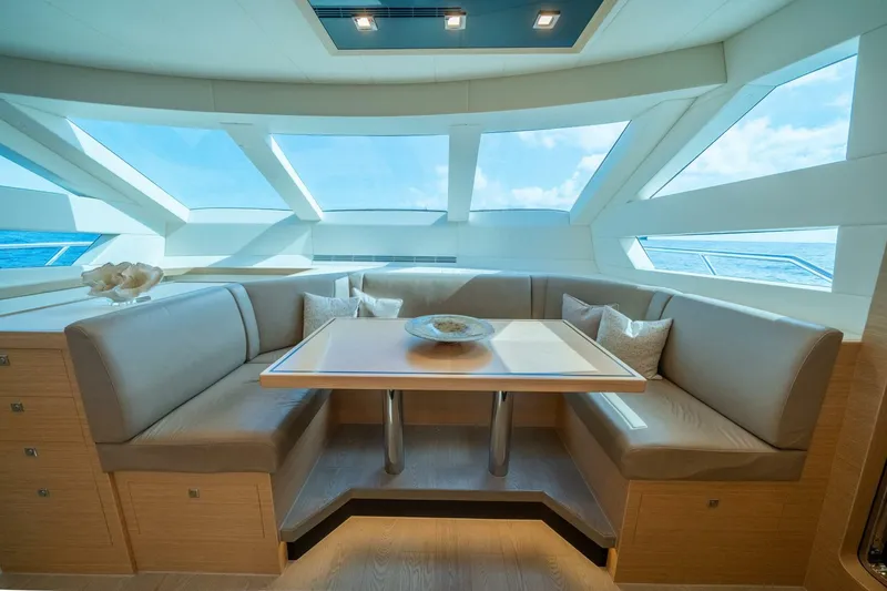 Slide: The Image of Horizon E81 2021 - 5310384