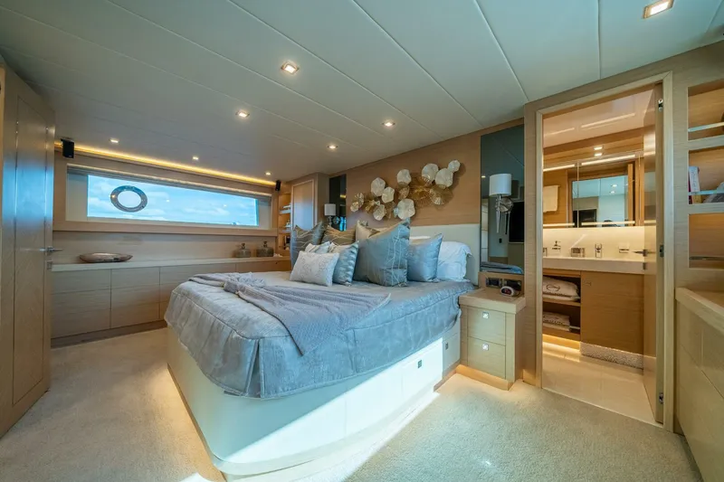 Slide: The Image of Horizon E81 2021 - 5310390