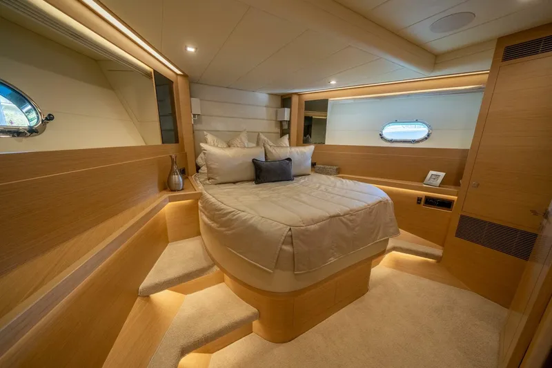 Slide: The Image of Horizon E81 2021 - 5310399