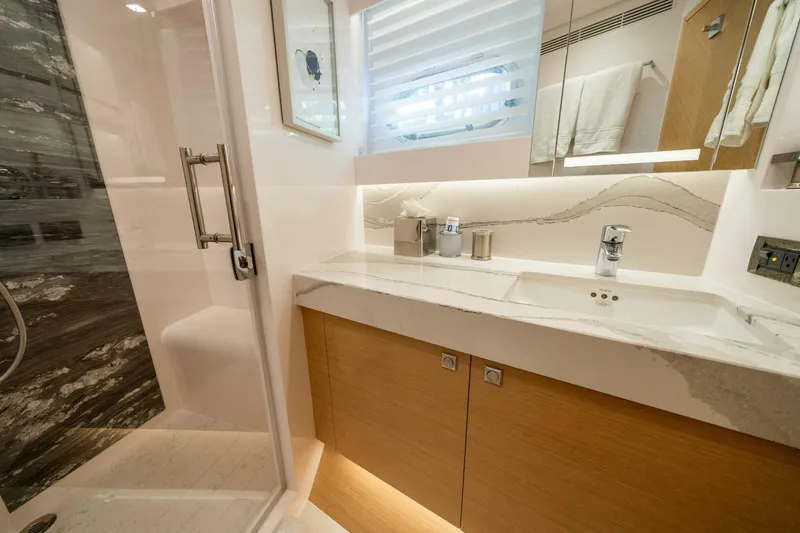 Slide: The Image of Horizon E81 2021 - 5310407