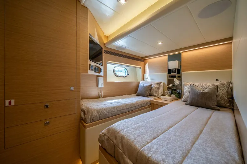 Slide: The Image of Horizon E81 2021 - 5310411