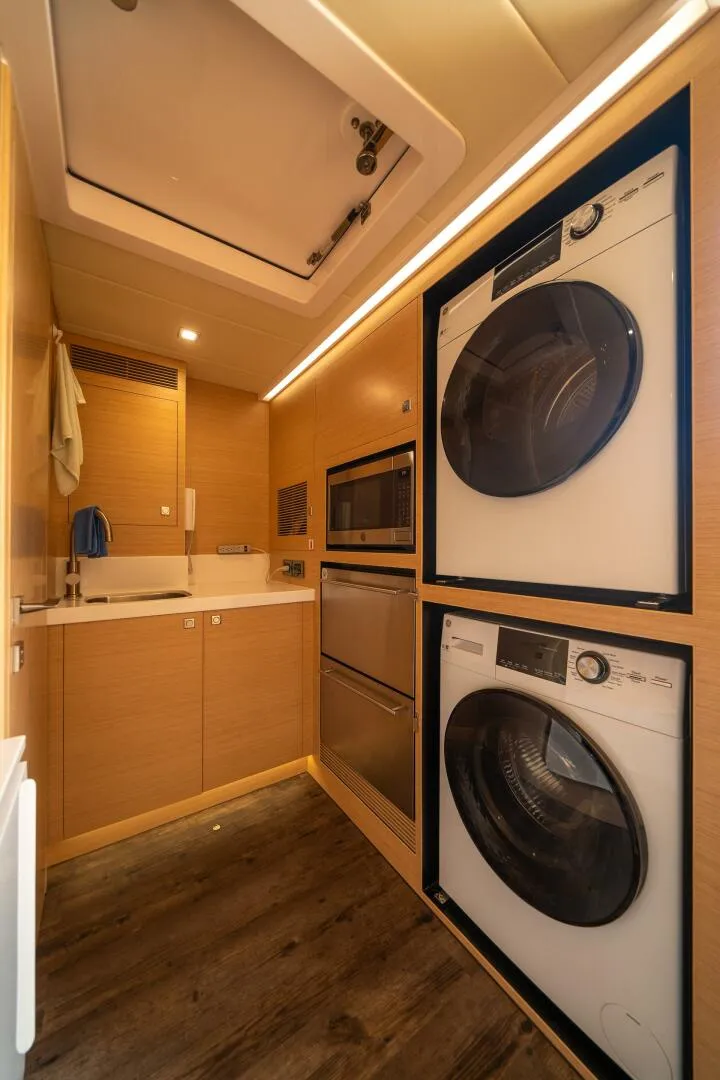 Slide: The Image of Horizon E81 2021 - 5310418