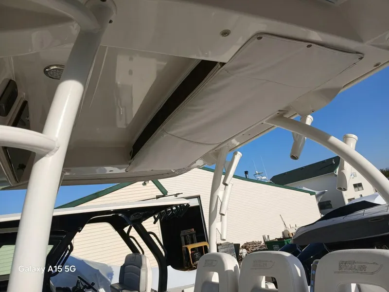 Slide: The Image of Boston Whaler 370 Outrage 2014 - 5314073
