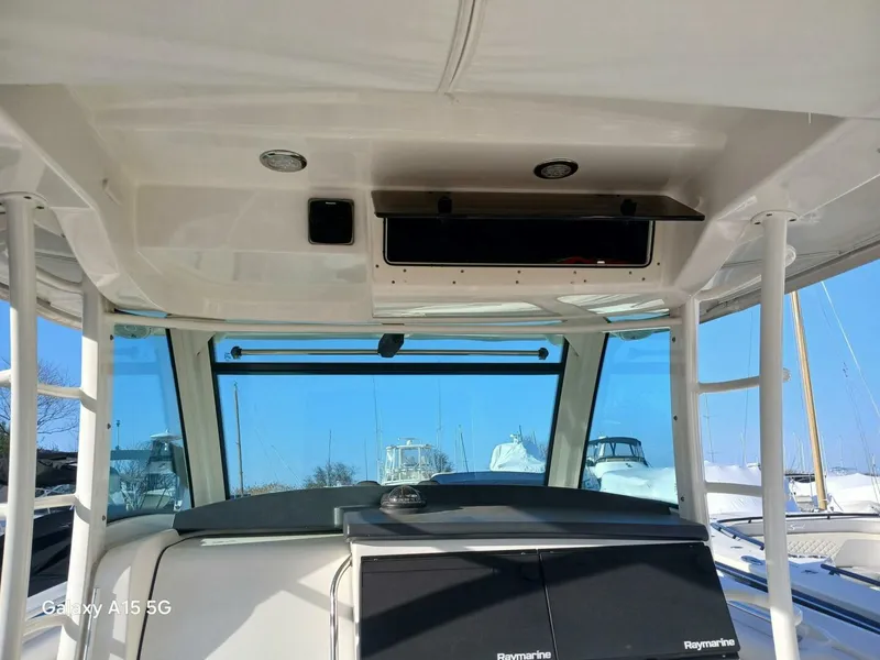 Slide: The Image of Boston Whaler 370 Outrage 2014 - 5314074