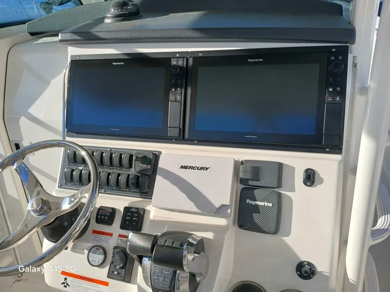 Slide: The Image of Boston Whaler 370 Outrage 2014 - 5314076