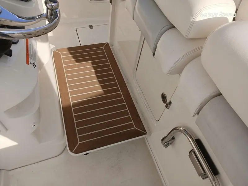 Slide: The Image of Boston Whaler 370 Outrage 2014 - 5314079