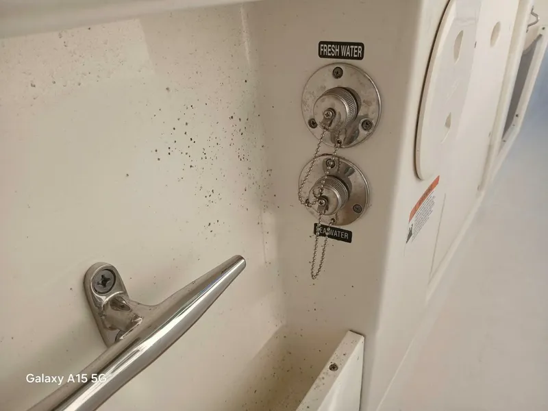 Slide: The Image of Boston Whaler 370 Outrage 2014 - 5314081