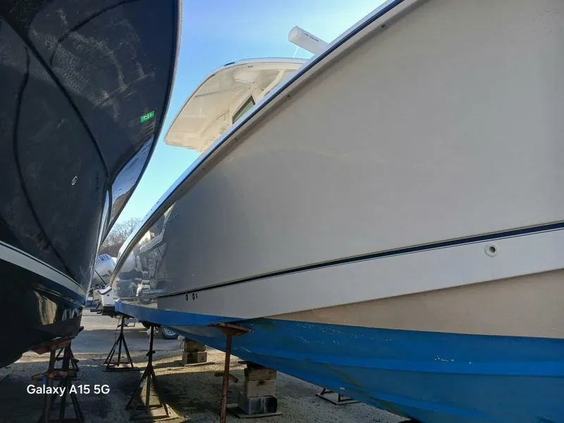 Slide: The Image of Boston Whaler 370 Outrage 2014 - 5314056