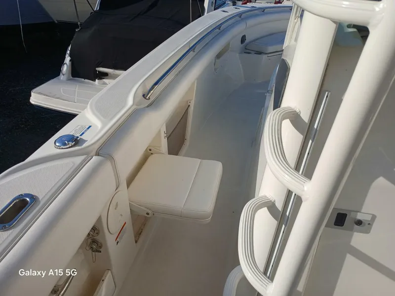 Slide: The Image of Boston Whaler 370 Outrage 2014 - 5314083