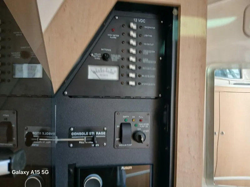 Slide: The Image of Boston Whaler 370 Outrage 2014 - 5314100