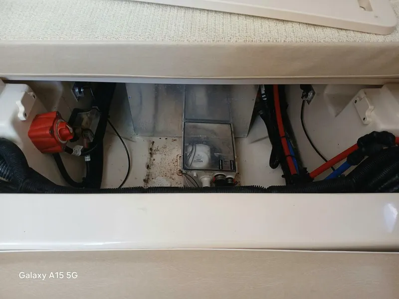 Slide: The Image of Boston Whaler 370 Outrage 2014 - 5314101