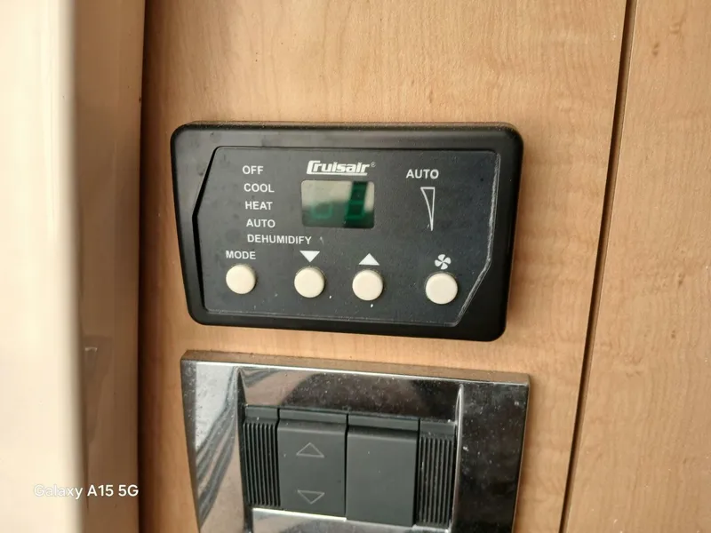 Slide: The Image of Boston Whaler 370 Outrage 2014 - 5314105