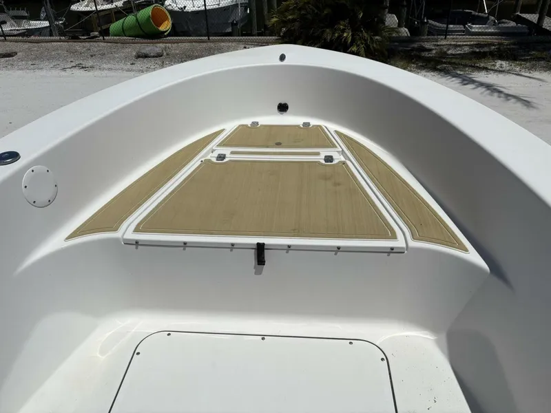 Slide: The Image of Sportsman Island Reef 19 Center Console 2017 - 5312945