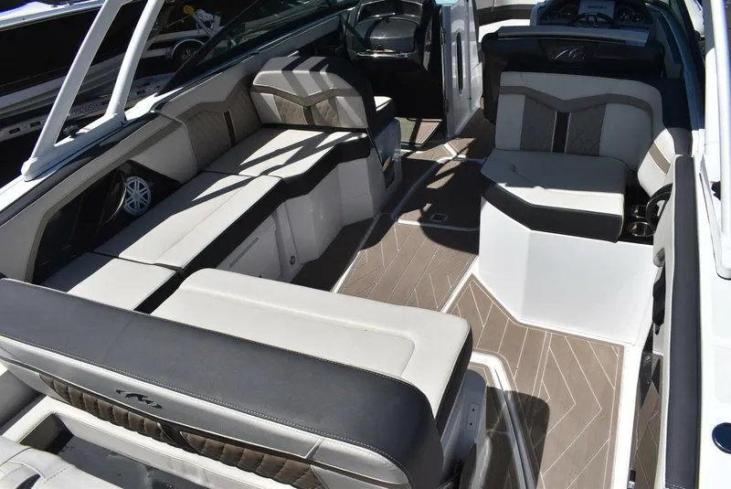 Slide: The Image of Monterey 25 2023 - 5315730