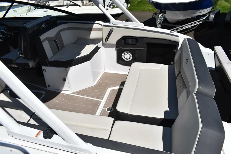 Slide: The Image of Monterey 25 2023 - 5315735