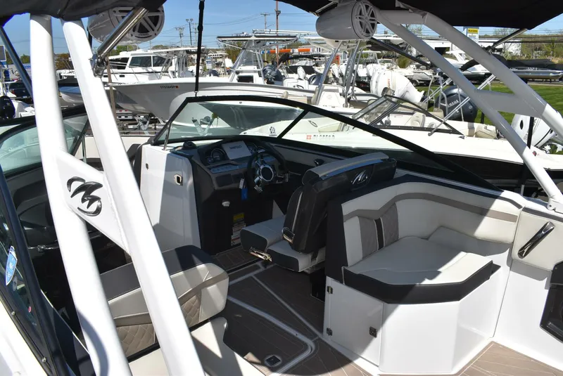 Slide: The Image of Monterey 25 2023 - 5315737