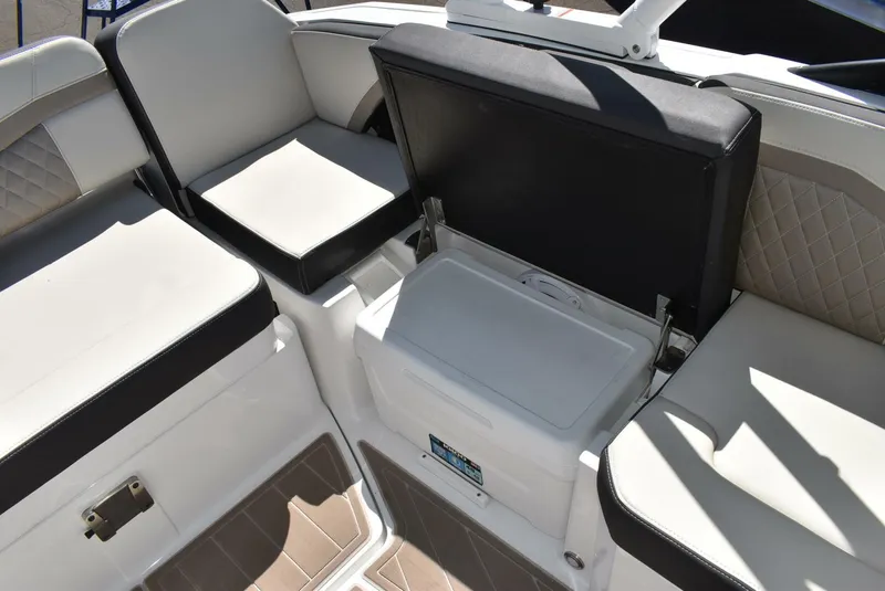 Slide: The Image of Monterey 25 2023 - 5315742