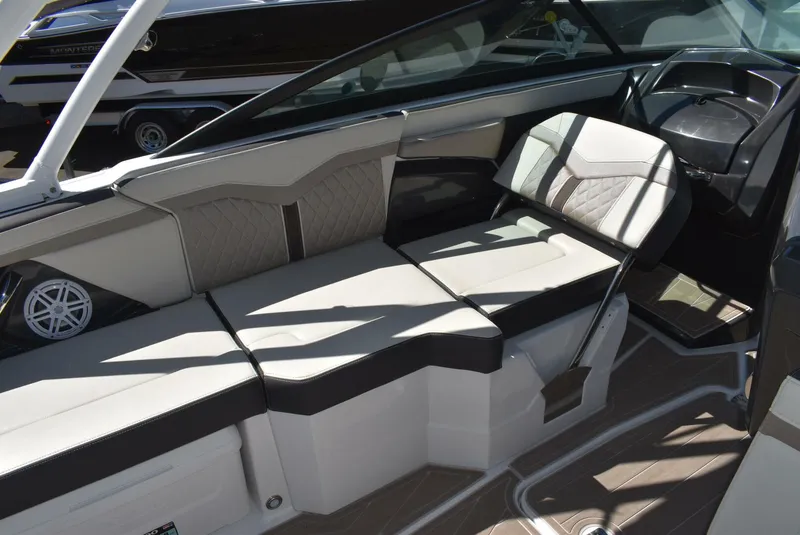 Slide: The Image of Monterey 25 2023 - 5315749