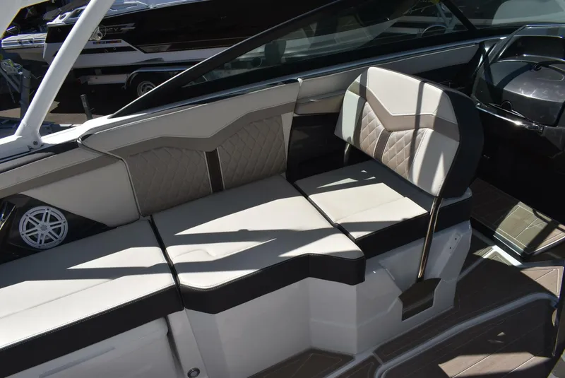 Slide: The Image of Monterey 25 2023 - 5315750