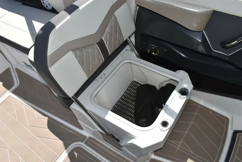 Slide: The Image of Monterey 25 2023 - 5315751