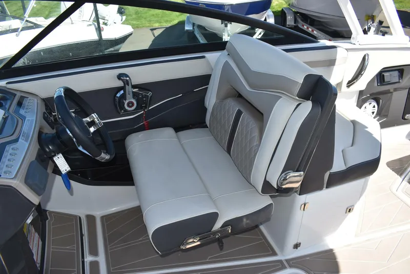 Slide: The Image of Monterey 25 2023 - 5315761