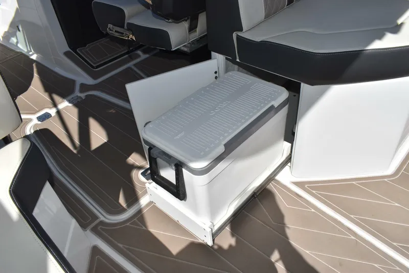 Slide: The Image of Monterey 25 2023 - 5315764