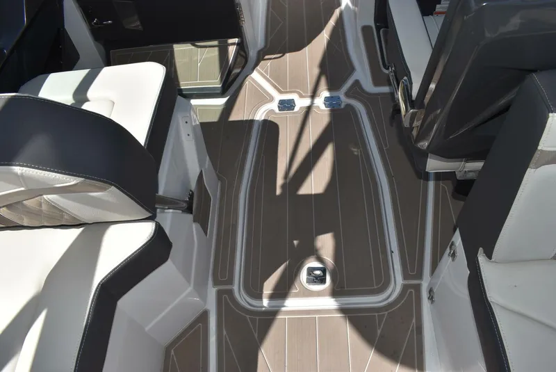 Slide: The Image of Monterey 25 2023 - 5315778