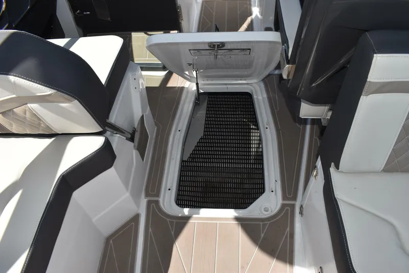 Slide: The Image of Monterey 25 2023 - 5315779