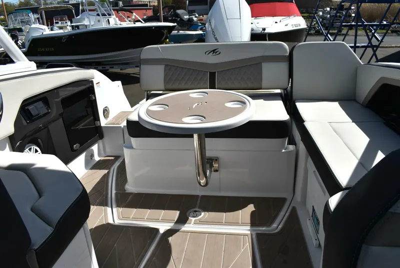 Slide: The Image of Monterey 25 2023 - 5315786