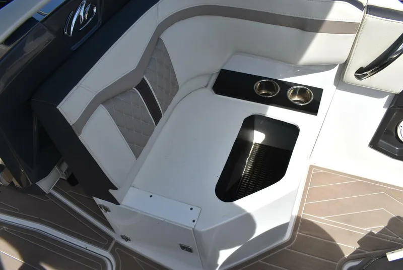 Slide: The Image of Monterey 25 2023 - 5315788