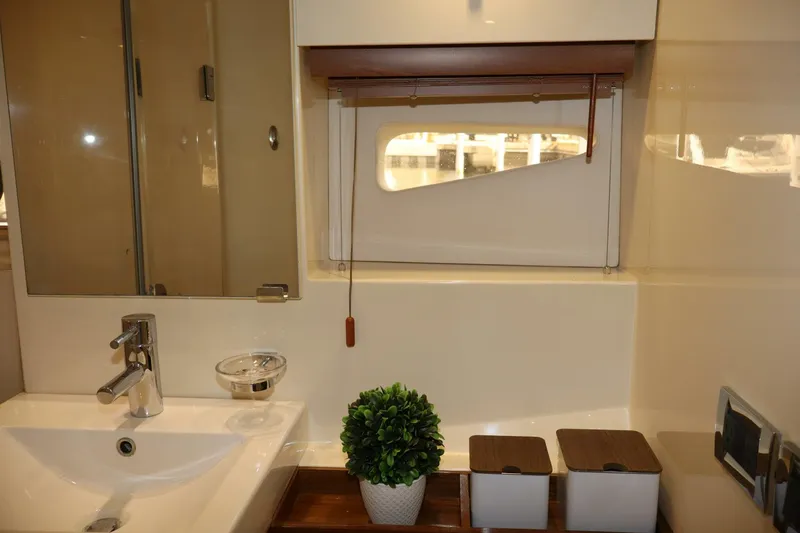 Slide: The Image of 2015 Sea Ray 410 Sundancer- SOMEDAY- Master Head - 5322398