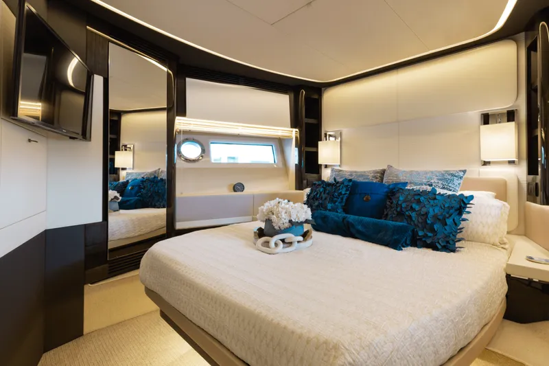 Slide: The Image of Azimut 77S 2019 - 5314281