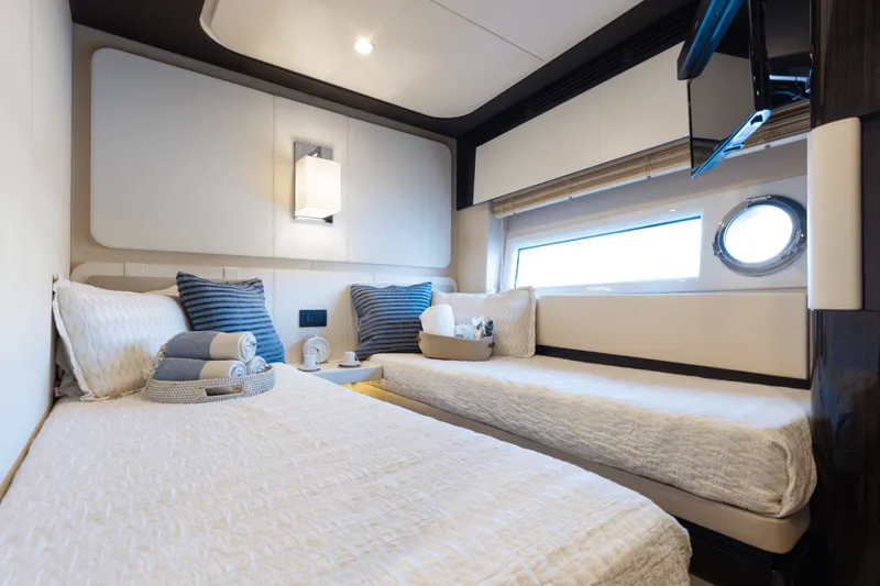 Slide: The Image of Azimut 77S 2019 - 5314283