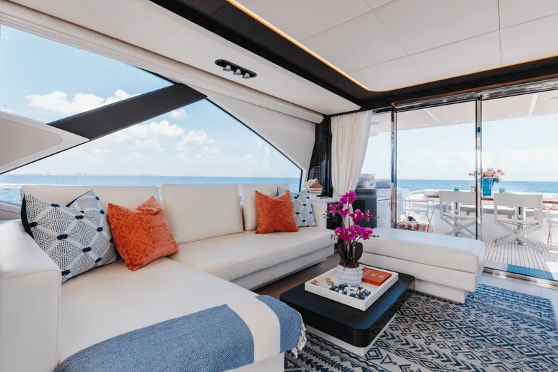 Slide: The Image of Azimut 77S 2019 - 5314310