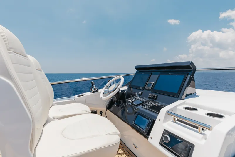 Slide: The Image of Azimut 77S 2019 - 5314338