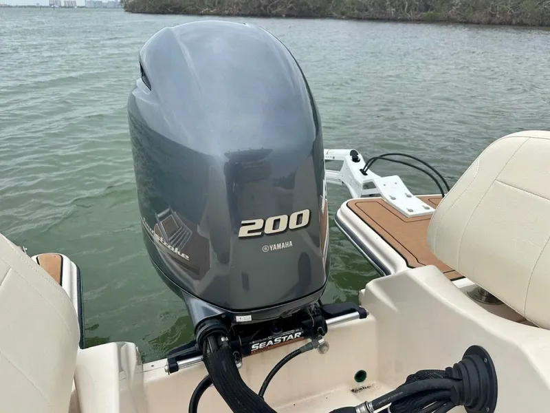 Slide: The Image of Grady-White FISHERMAN 216 2020 - 5315882