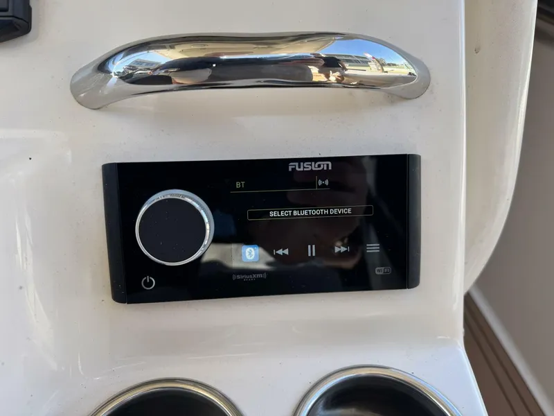 Slide: The Image of Grady-White FISHERMAN 216 2020 - 5315877