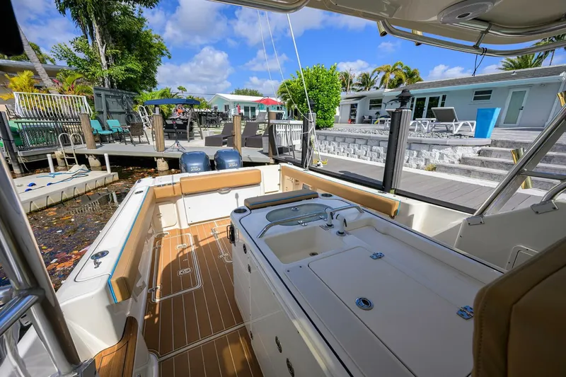 Slide: The Image of Deck Equipment 34 Pursuit Drummond Runner Nauti-Hooker - 5316284