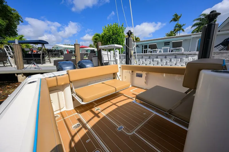 Slide: The Image of Cockpit 34 Pursuit Drummond Runner Nauti-Hooker - 5316293