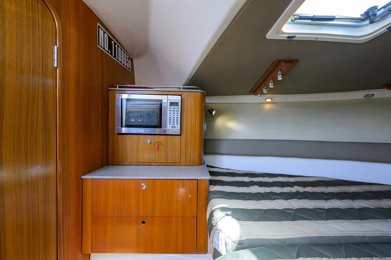 Slide: The Image of Cabin 34 Pursuit Drummond Runner Nauti-Hooker - 5316271