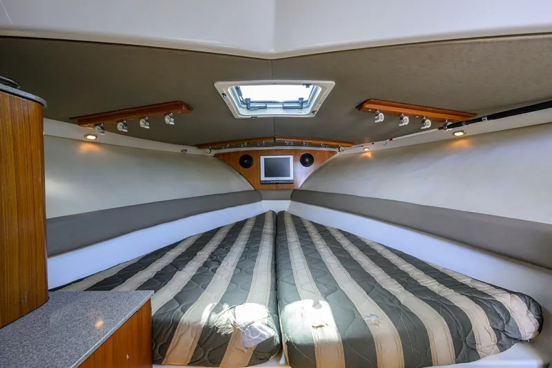 Slide: The Image of Cabin 34 Pursuit Drummond Runner Nauti-Hooker - 5316272