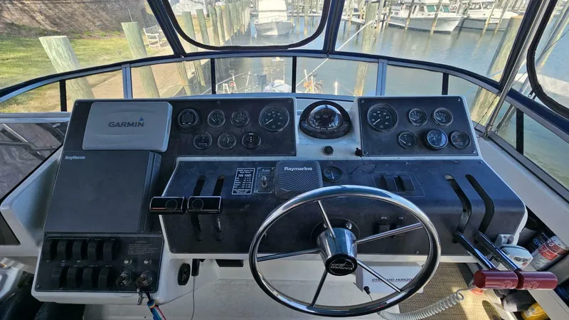 Slide: The Image of 1994 Carver 350 Mariner Power 751975 20250501094117892 51_XLARGE 1994 Carver 350 Mariner Aft Cabin - 5318883