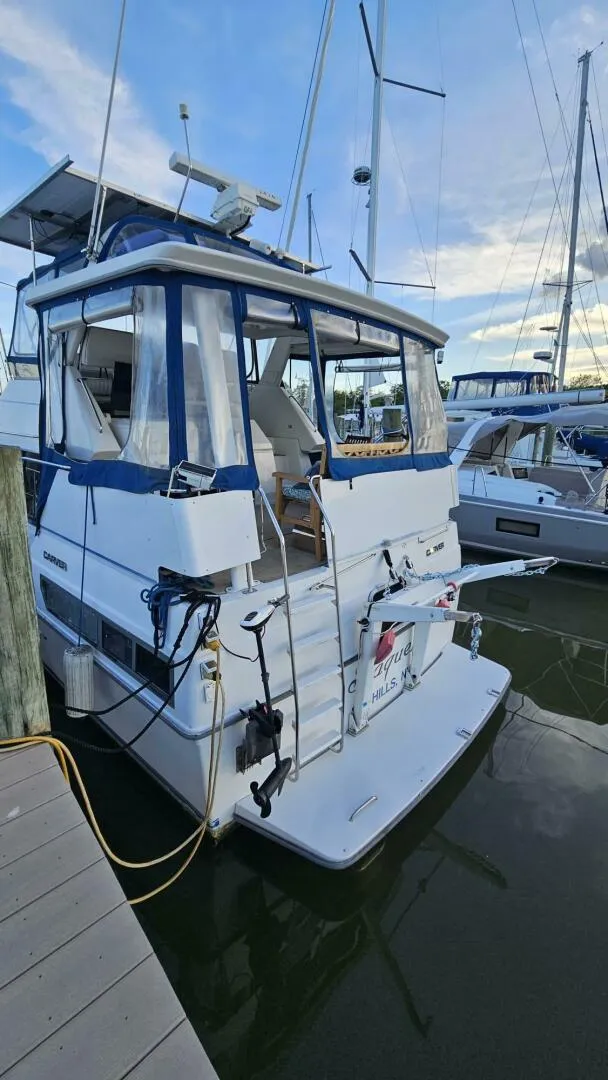 Slide: The Image of 1994 Carver 350 Mariner Power 751975 20250506211759967 3_XLARGE 1994 Carver 350 Mariner Aft Cabin - 5318938