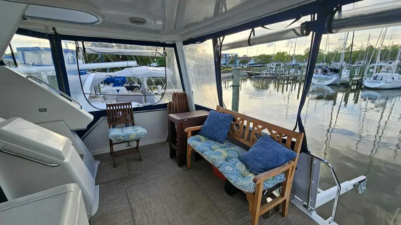 Slide: The Image of 1746588189346_2db217fd 6706 434e 8370 83ee930ad079 1994 Carver 350 Mariner Aft Cabin - 5318881