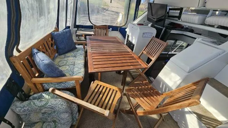 Slide: The Image of 1994 Carver 350 Mariner Power 751975 20250506211800265 16_LARGE 1994 Carver 350 Mariner Aft Cabin - 5318876