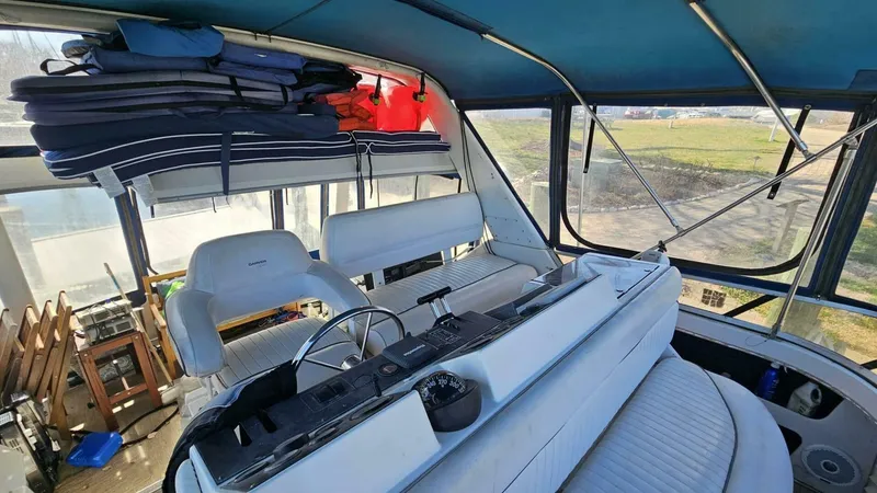 Slide: The Image of 1994 Carver 350 Mariner Power 751975 20250501094117869 52_XLARGE 1994 Carver 350 Mariner Aft Cabin - 5318897